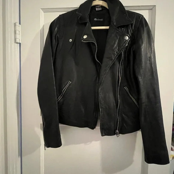 Madewell Black Leather Jacket – Size XS | Classic & Edgy Wardrobe Staple